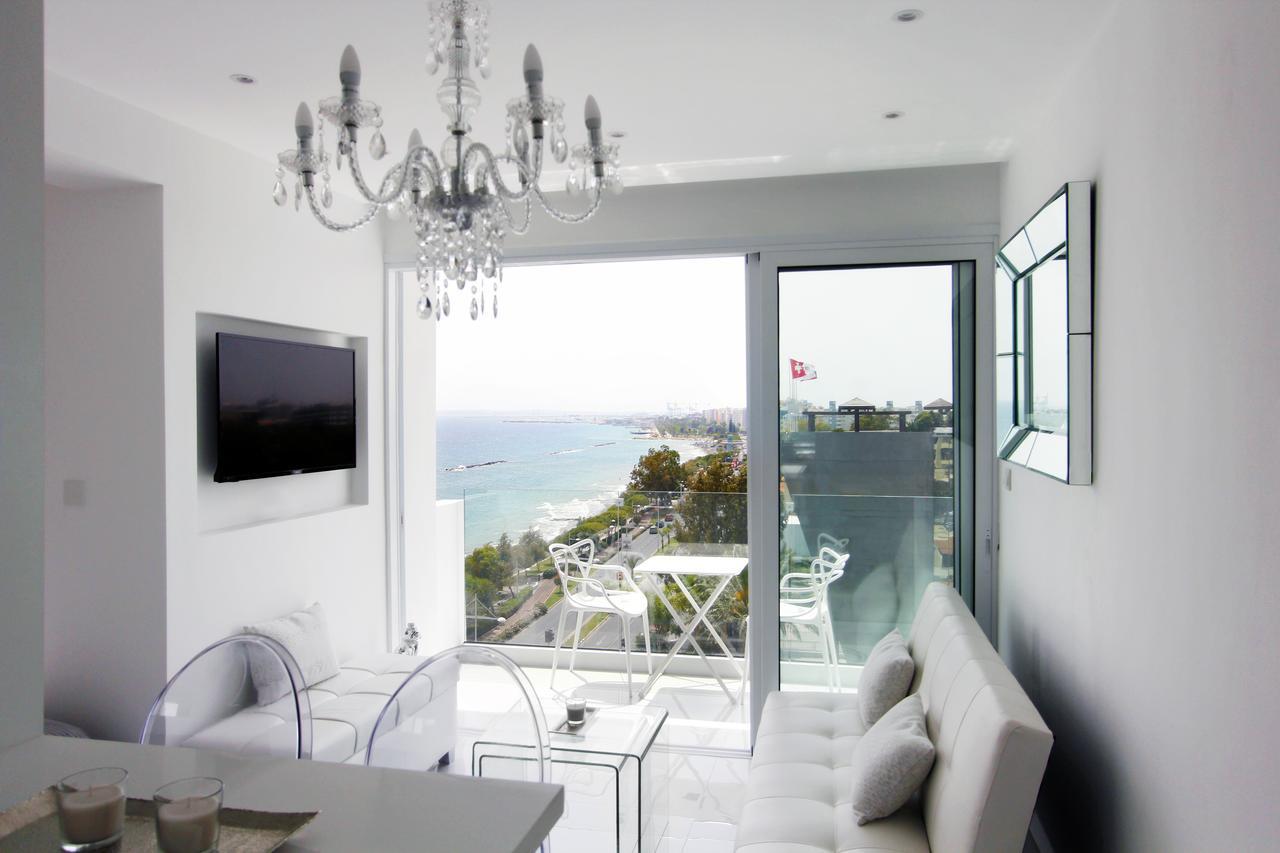 The White Pearl Suite - Beach Front City Centre With Sea View. Limassol Extérieur photo