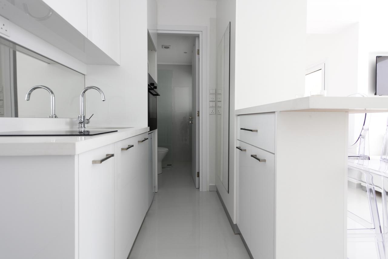 The White Pearl Suite - Beach Front City Centre With Sea View. Limassol Extérieur photo